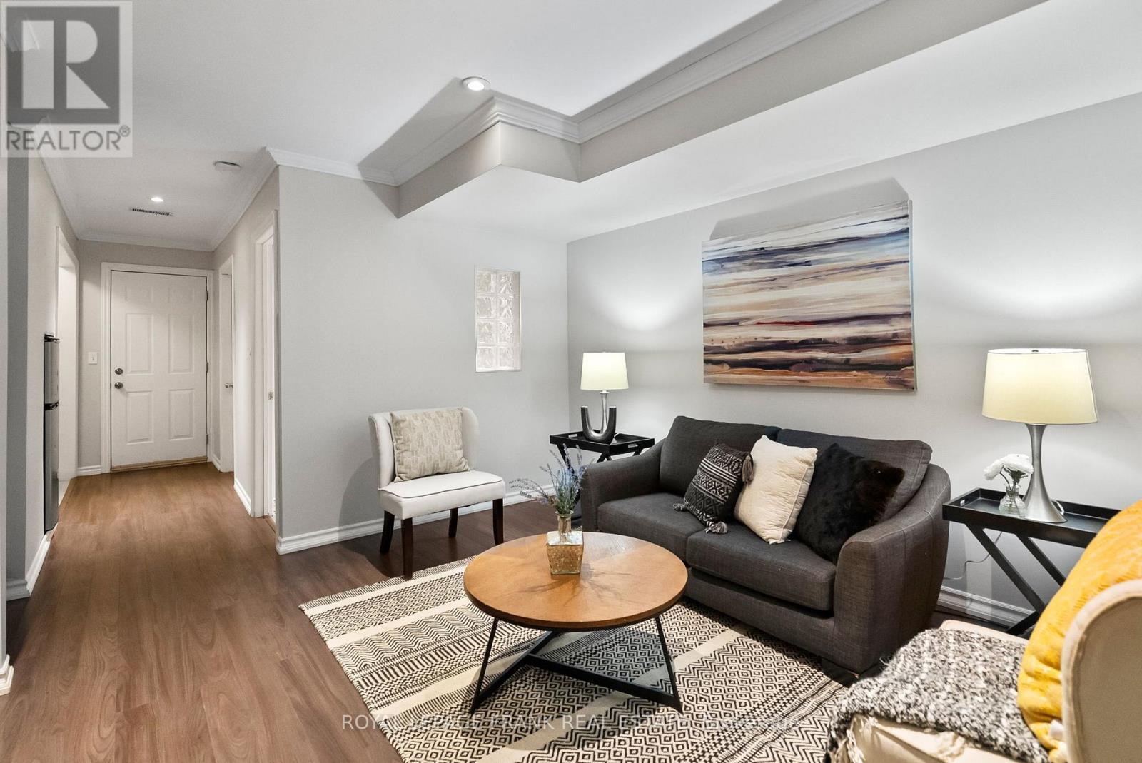 












31 - 735 SHEPPARD AVENUE

,
Pickering (Woodlands),




Ontario
L1V7K5

