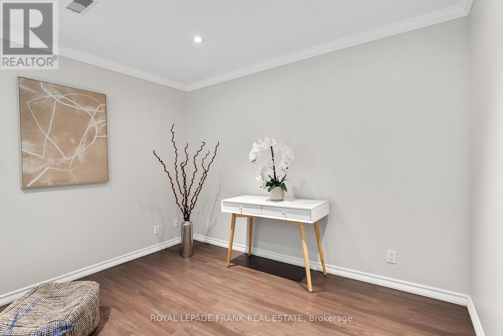 












31 - 735 SHEPPARD AVENUE

,
Pickering (Woodlands),




Ontario
L1V7K5

