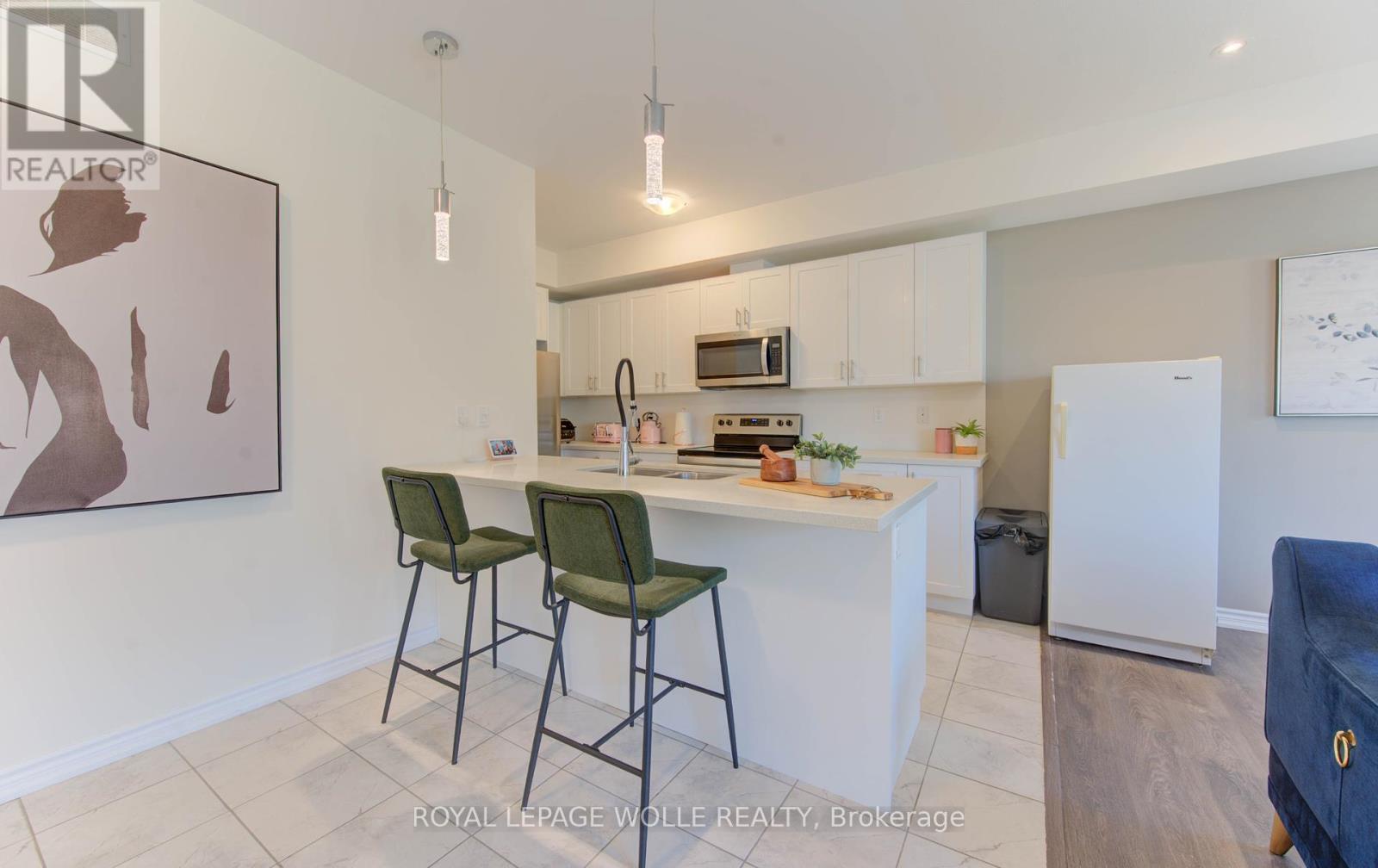 












B - 385 WESTWOOD DRIVE

,
Kitchener,




Ontario
N2M0B5

