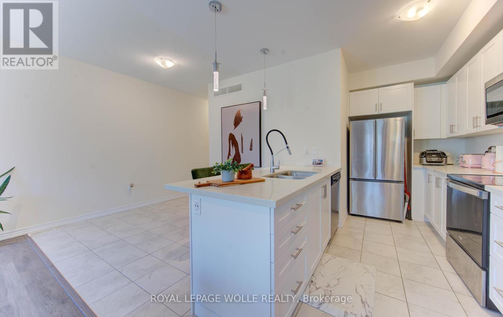 












B - 385 WESTWOOD DRIVE

,
Kitchener,




Ontario
N2M0B5

