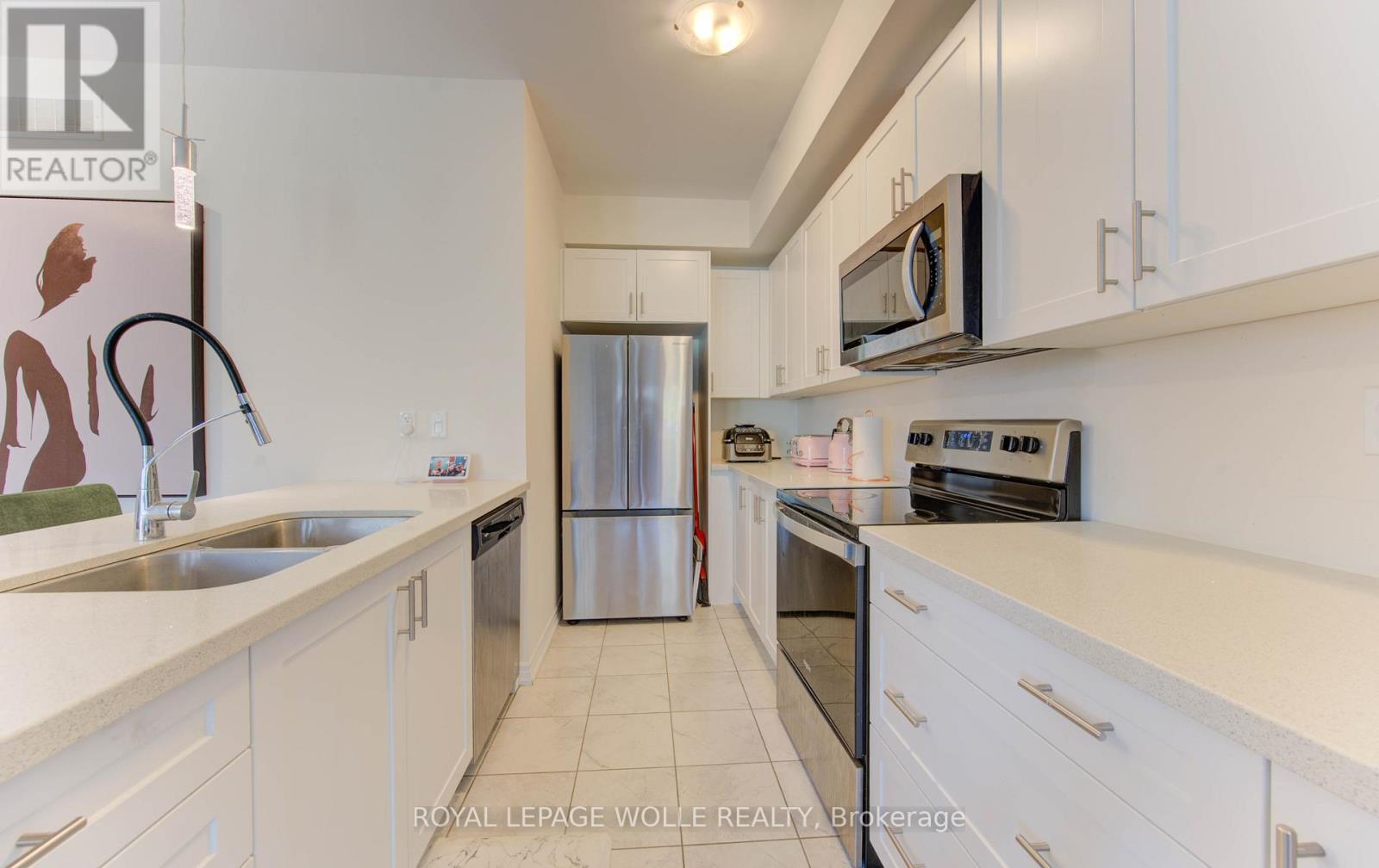 












B - 385 WESTWOOD DRIVE

,
Kitchener,




Ontario
N2M0B5

