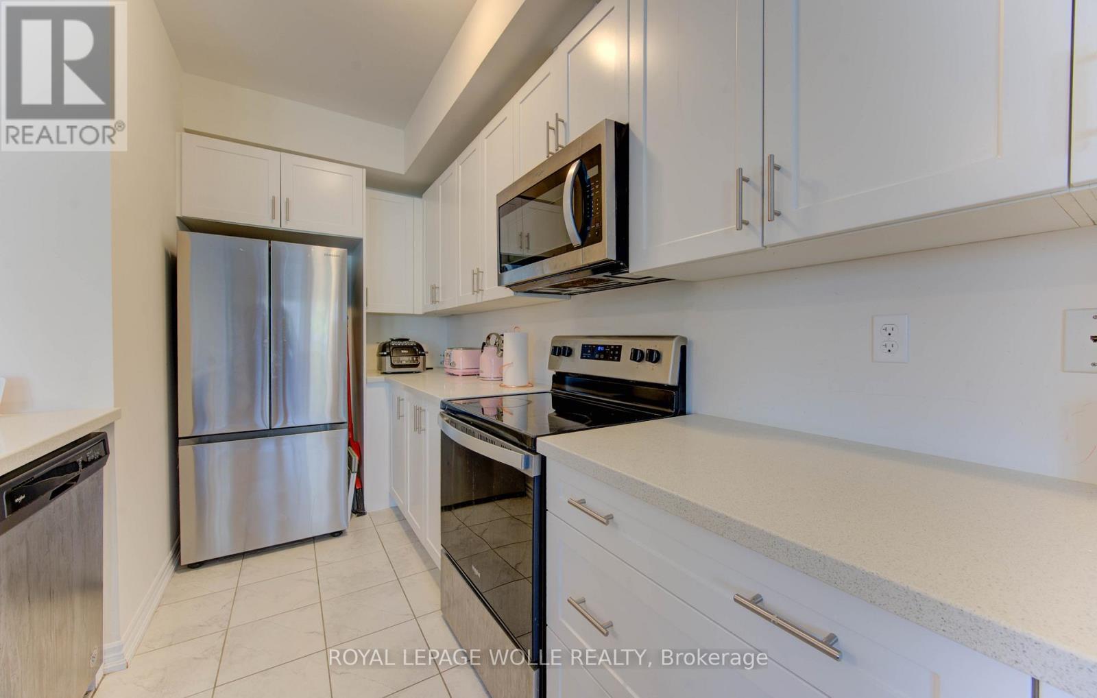 












B - 385 WESTWOOD DRIVE

,
Kitchener,




Ontario
N2M0B5

