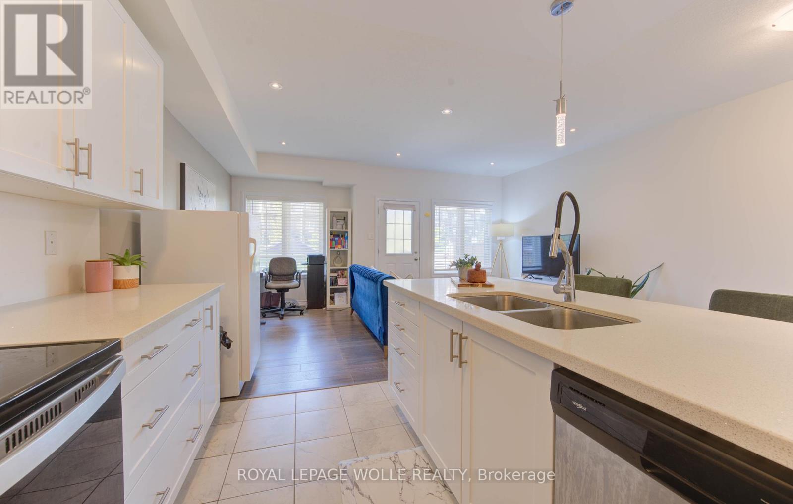 












B - 385 WESTWOOD DRIVE

,
Kitchener,




Ontario
N2M0B5

