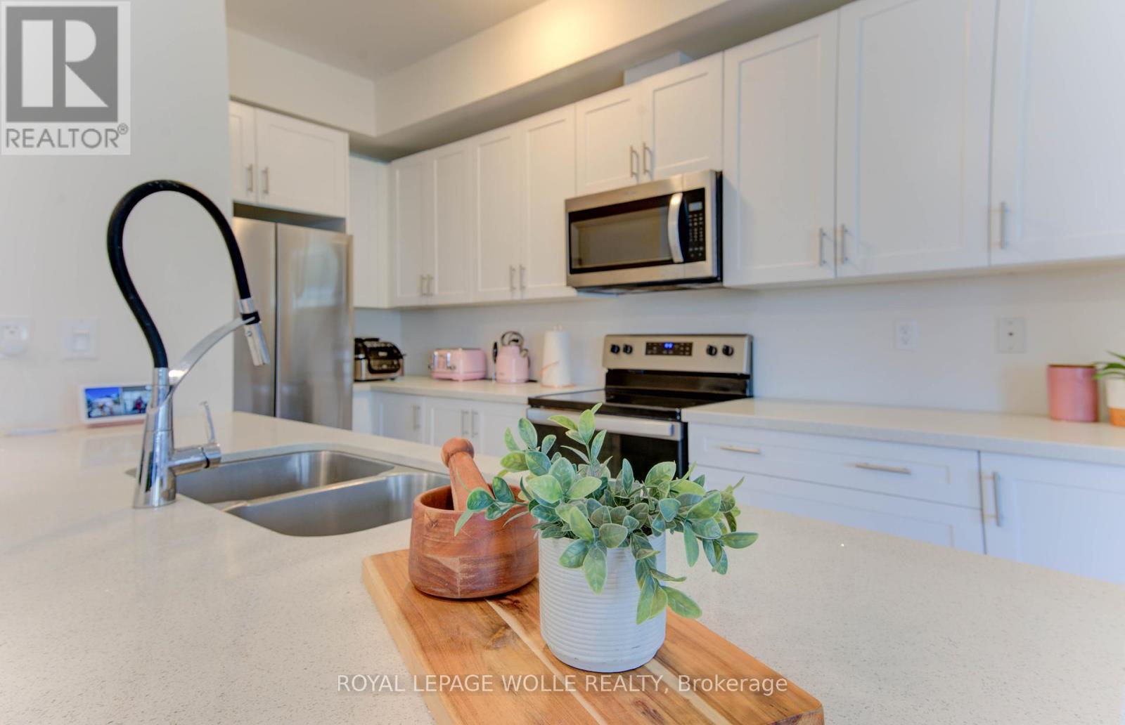 












B - 385 WESTWOOD DRIVE

,
Kitchener,




Ontario
N2M0B5

