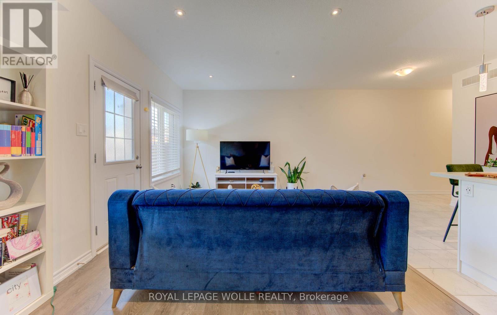 












B - 385 WESTWOOD DRIVE

,
Kitchener,




Ontario
N2M0B5


