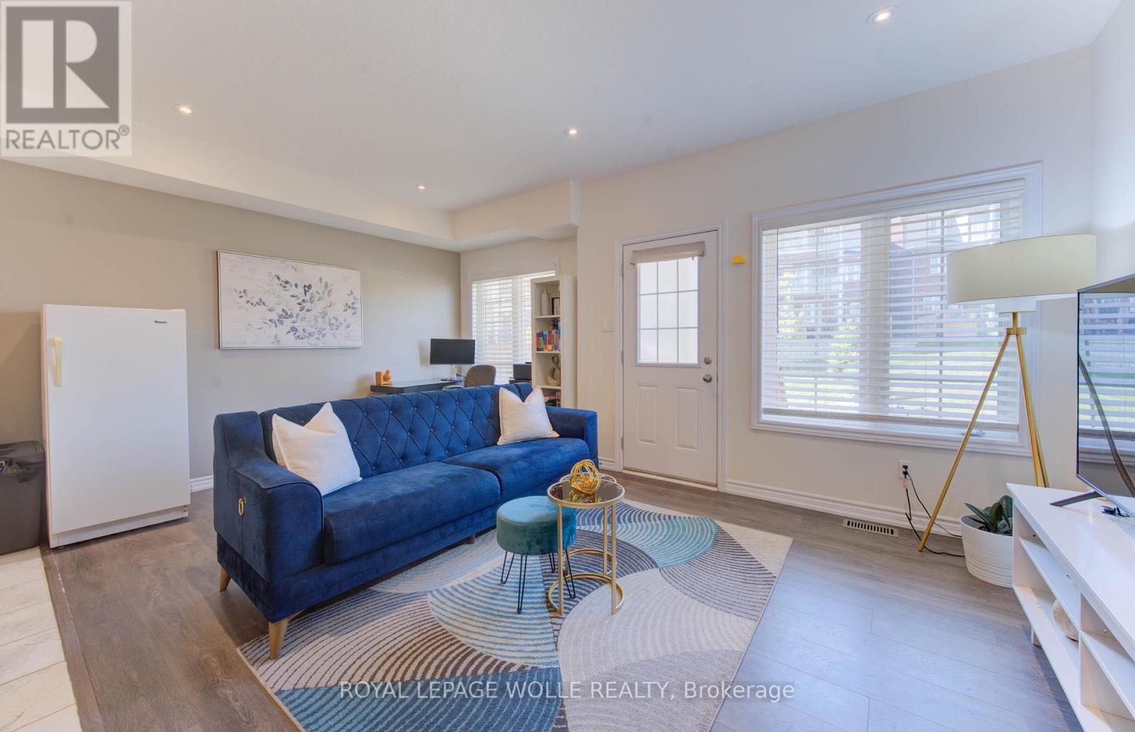 












B - 385 WESTWOOD DRIVE

,
Kitchener,




Ontario
N2M0B5

