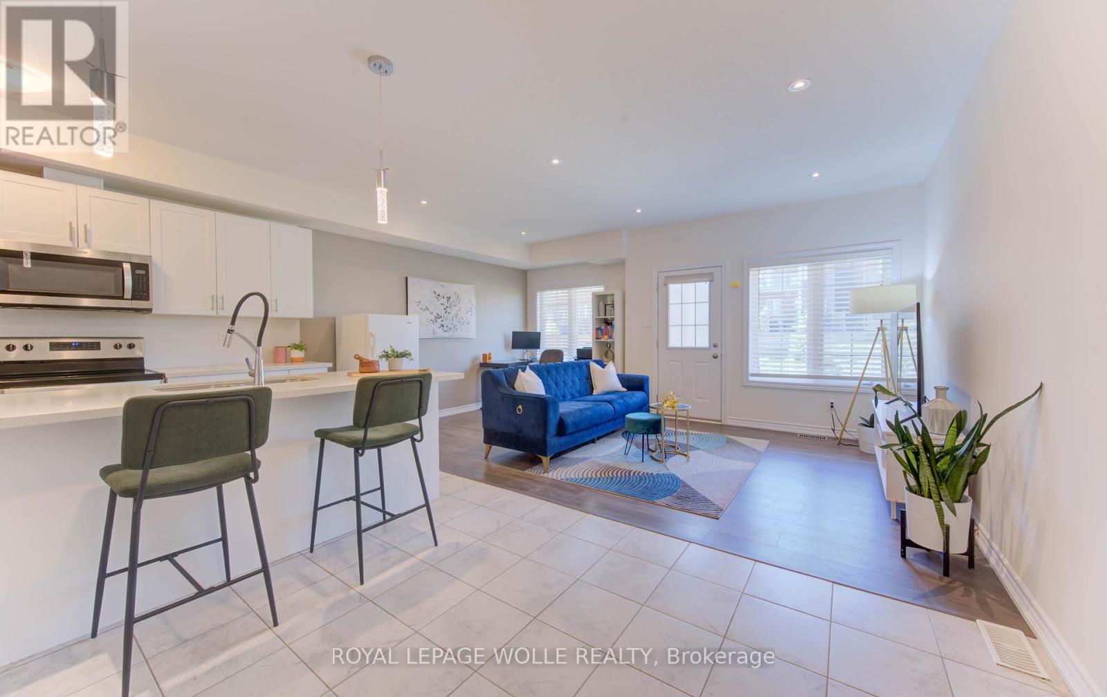 












B - 385 WESTWOOD DRIVE

,
Kitchener,




Ontario
N2M0B5

