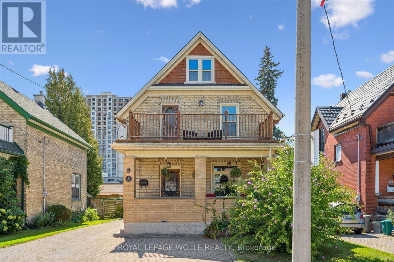 












233 DUKE STREET E

,
Kitchener,




Ontario
N2H1B2

