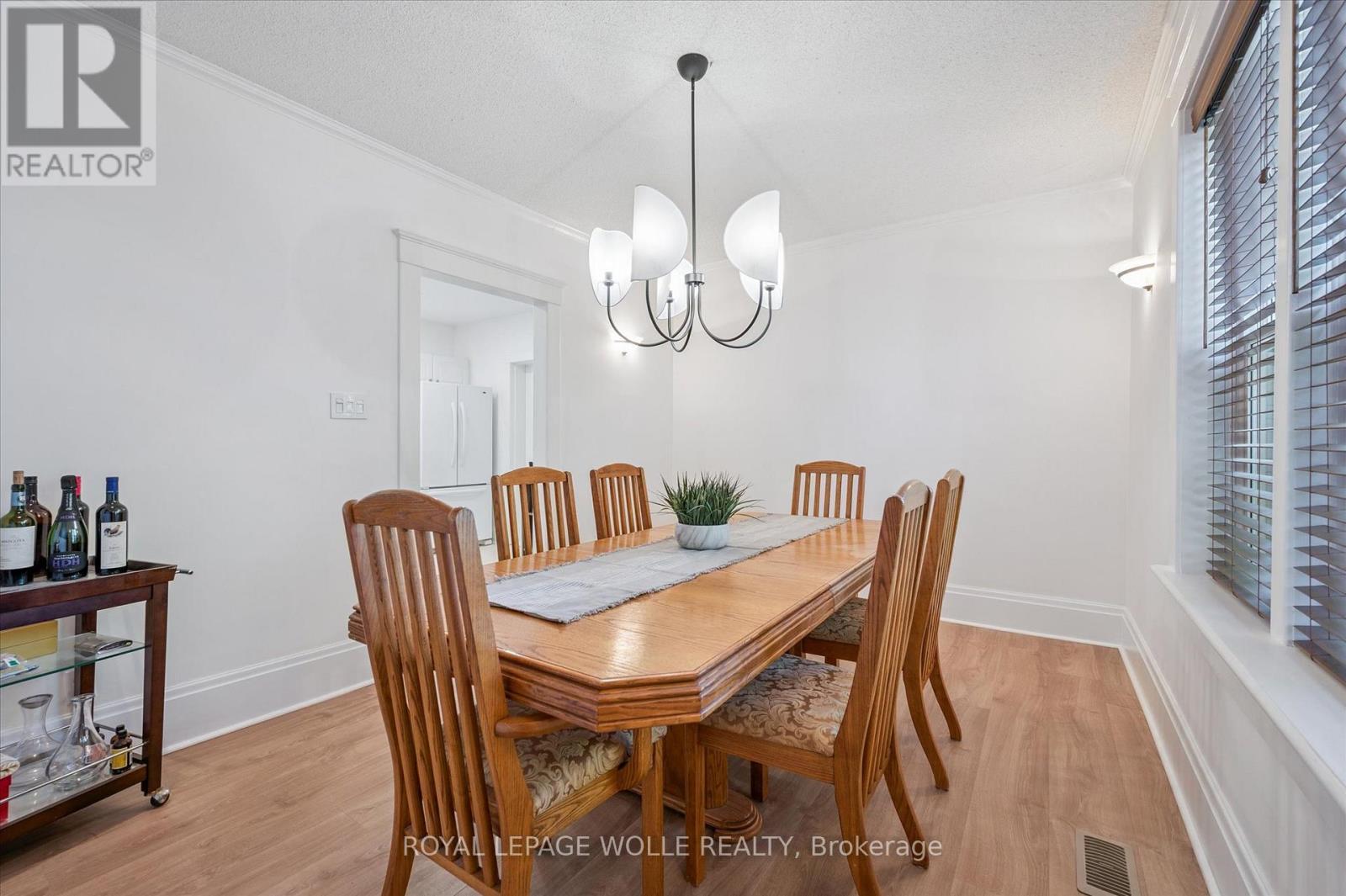 












233 DUKE STREET E

,
Kitchener,




Ontario
N2H1B2

