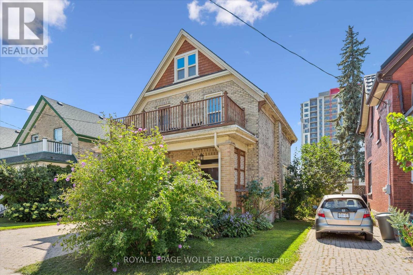 












233 DUKE STREET E

,
Kitchener,




Ontario
N2H1B2


