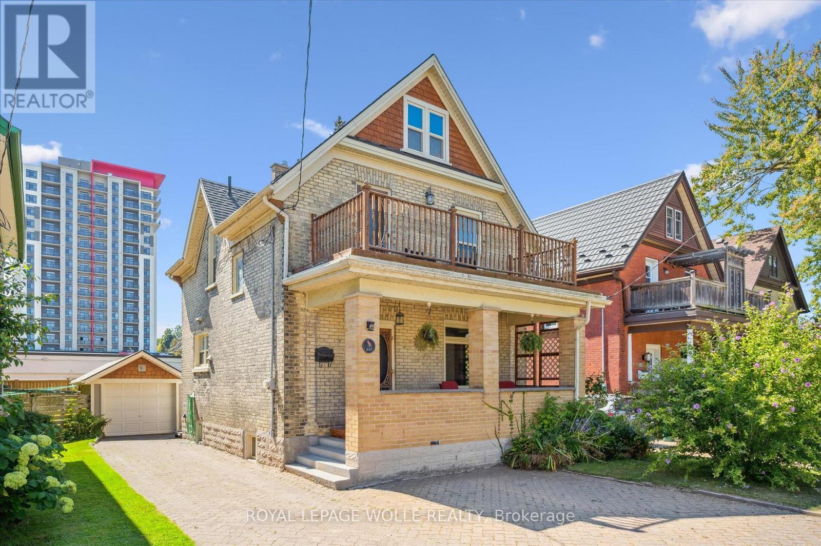 












233 DUKE STREET E

,
Kitchener,




Ontario
N2H1B2


