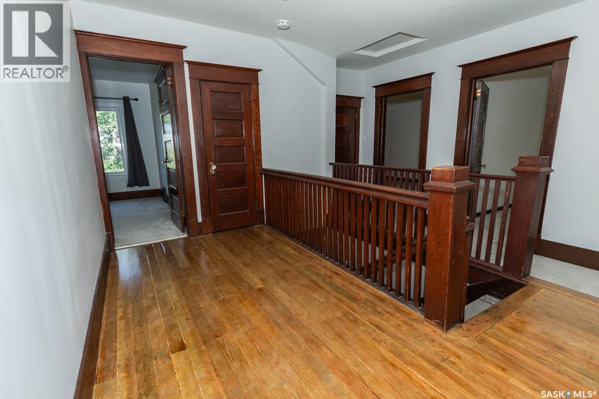 












533 Manitoba AVENUE

,
Kerrobert,




Saskatchewan
S0L1R0

