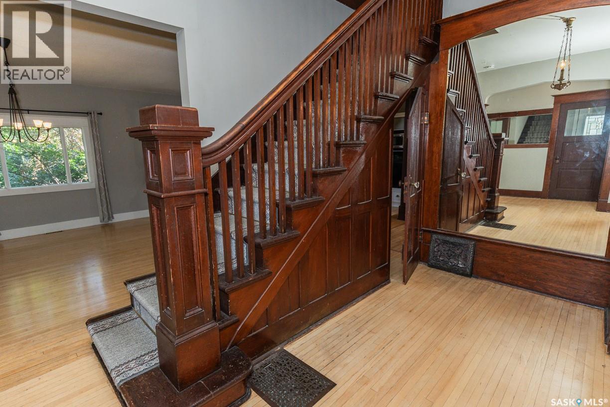 












533 Manitoba AVENUE

,
Kerrobert,




Saskatchewan
S0L1R0

