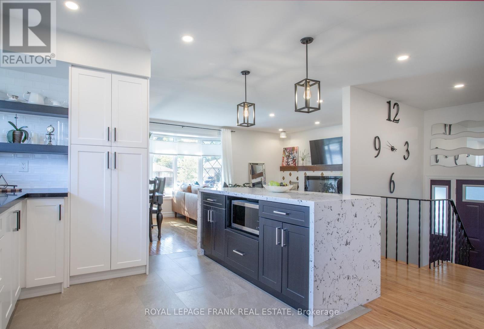 












793 CENTRAL PARK BOULEVARD N

,
Oshawa (Centennial),




Ontario
L1G6B2

