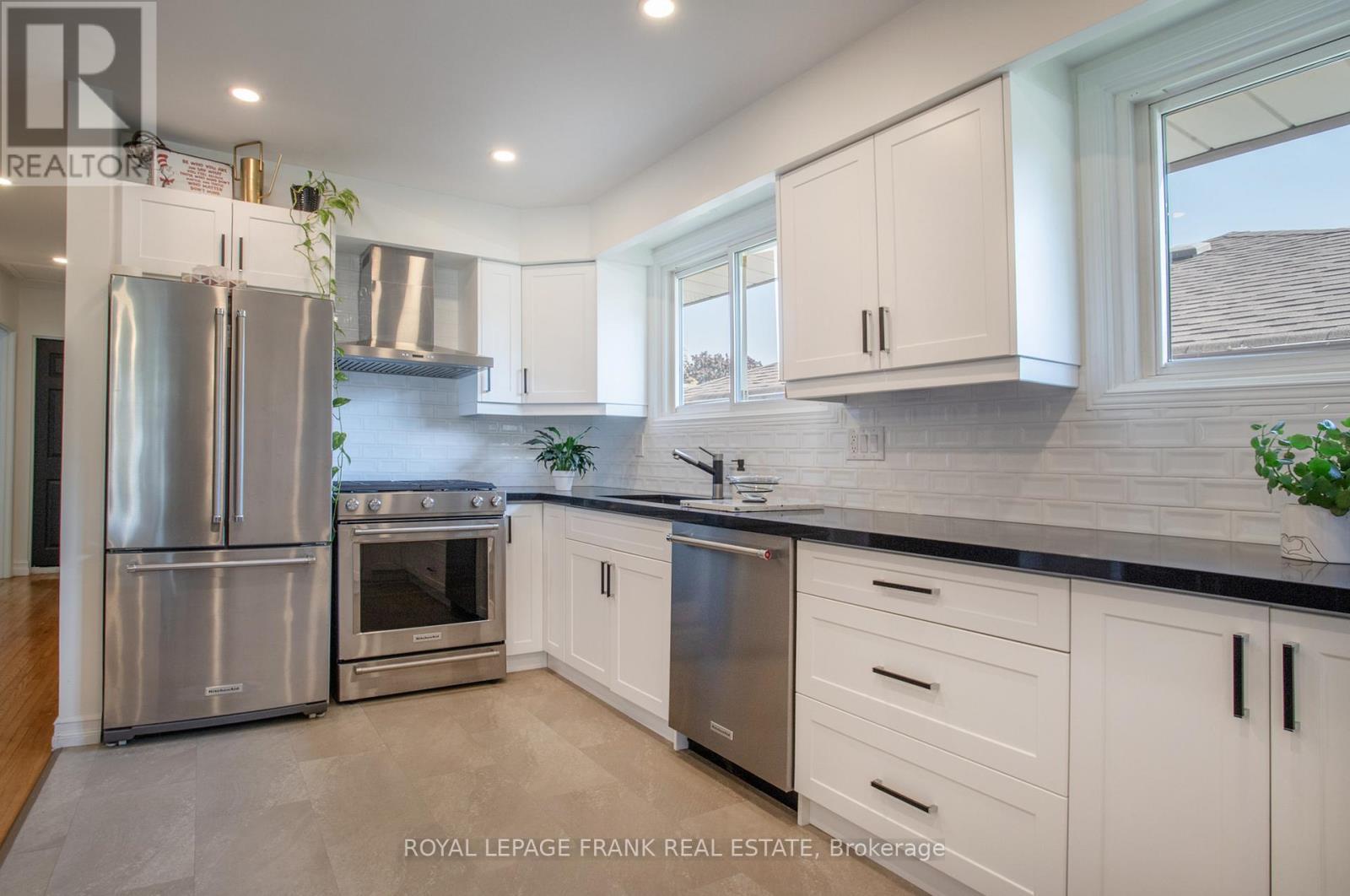 












793 CENTRAL PARK BOULEVARD N

,
Oshawa (Centennial),




Ontario
L1G6B2

