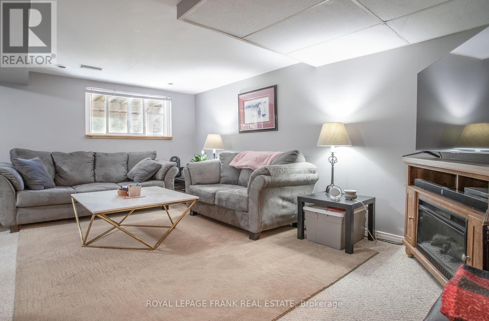 












793 CENTRAL PARK BOULEVARD N

,
Oshawa (Centennial),




Ontario
L1G6B2

