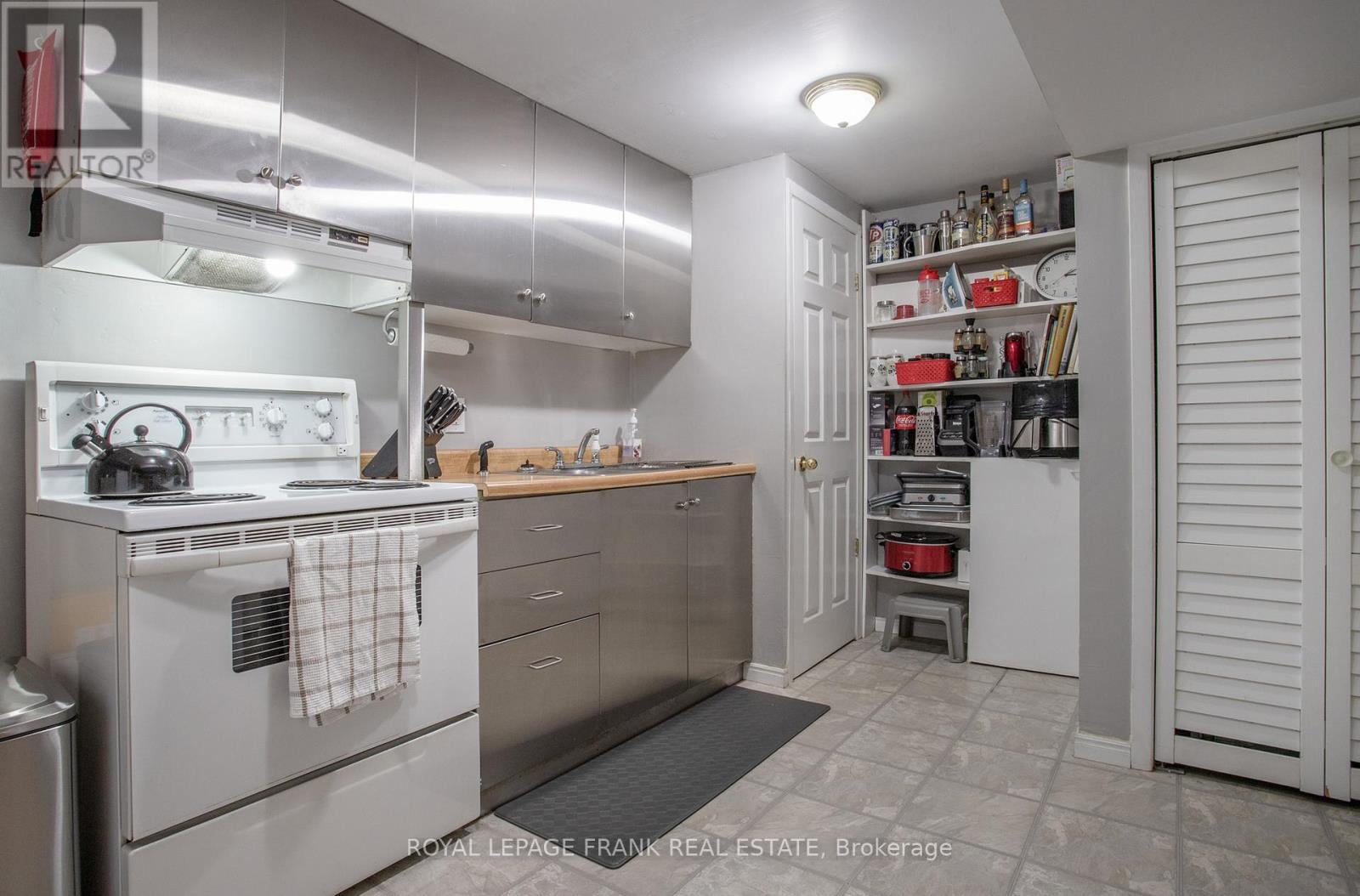 












793 CENTRAL PARK BOULEVARD N

,
Oshawa (Centennial),




Ontario
L1G6B2

