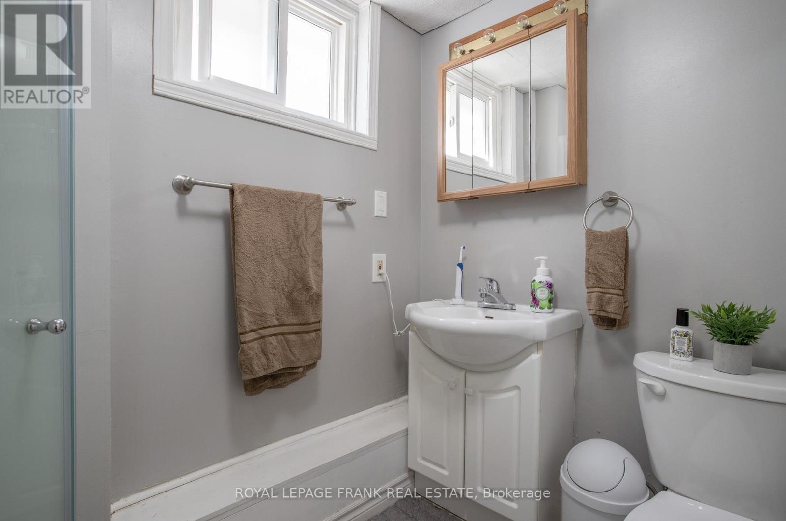 












793 CENTRAL PARK BOULEVARD N

,
Oshawa (Centennial),




Ontario
L1G6B2

