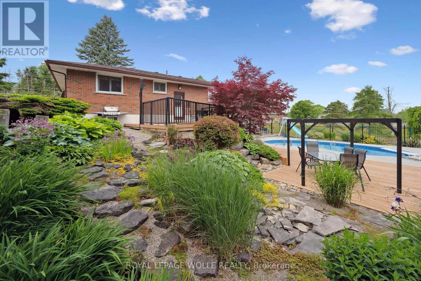 












3850 BEAVERDALE ROAD

,
Cambridge,




Ontario
N3H4R6


