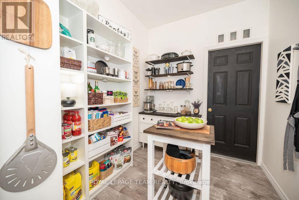 












188 PAUGH LAKE ROAD

,
Madawaska Valley,




Ontario
K0J1B0

