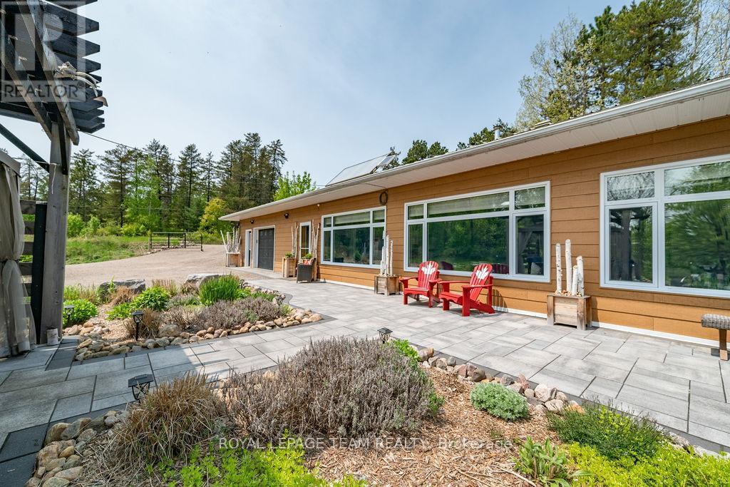 












188 PAUGH LAKE ROAD

,
Madawaska Valley,




Ontario
K0J1B0

