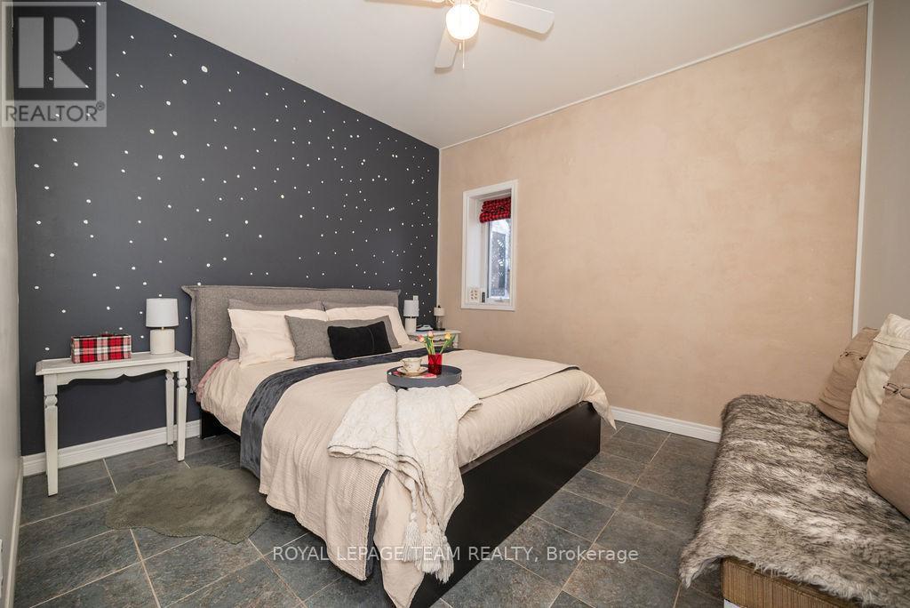 












188 PAUGH LAKE ROAD

,
Madawaska Valley,




Ontario
K0J1B0

