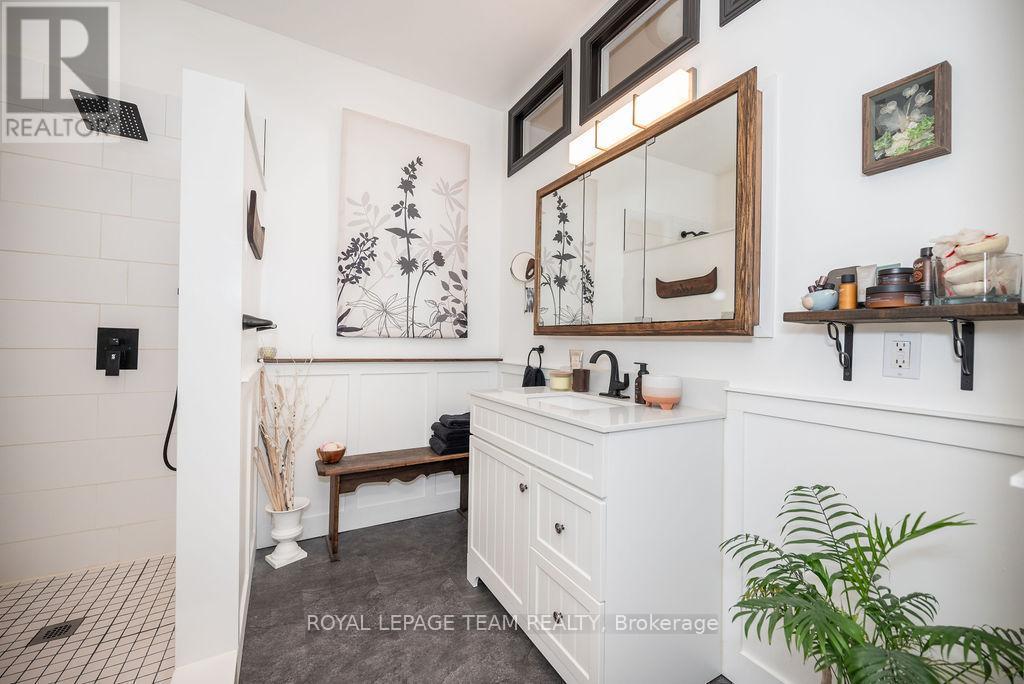 












188 PAUGH LAKE ROAD

,
Madawaska Valley,




Ontario
K0J1B0

