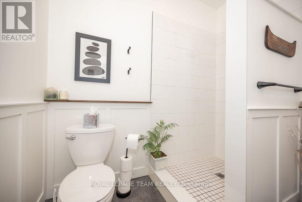 












188 PAUGH LAKE ROAD

,
Madawaska Valley,




Ontario
K0J1B0

