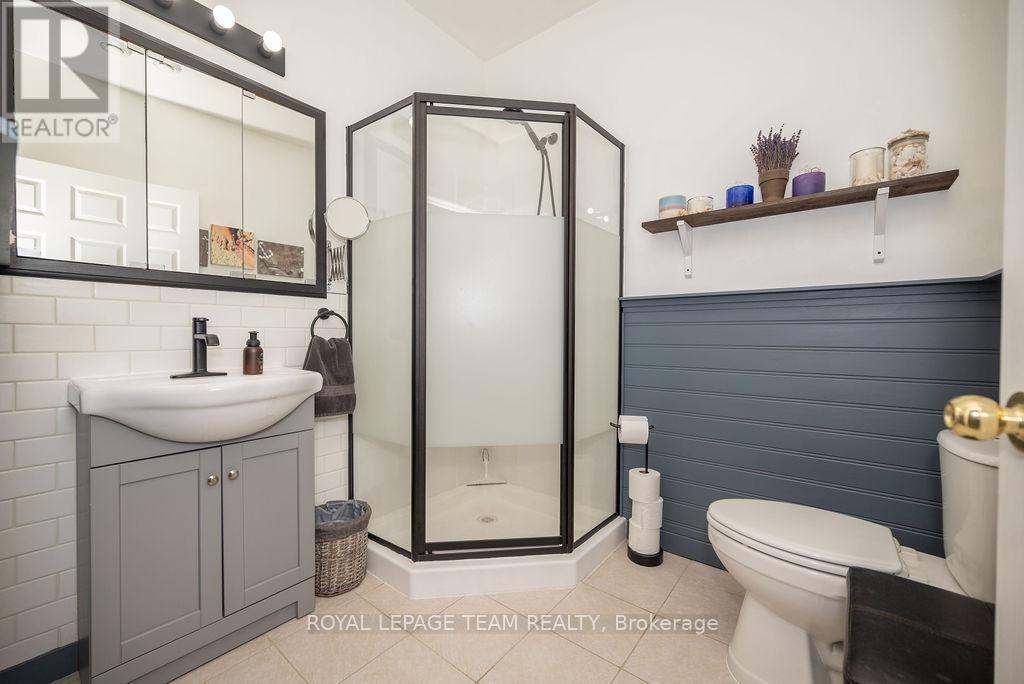 












188 PAUGH LAKE ROAD

,
Madawaska Valley,




Ontario
K0J1B0

