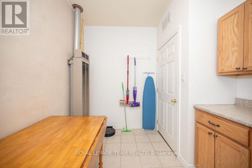 












188 PAUGH LAKE ROAD

,
Madawaska Valley,




Ontario
K0J1B0

