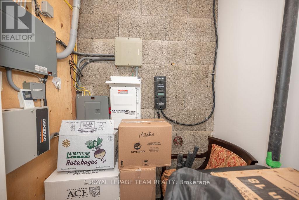 












188 PAUGH LAKE ROAD

,
Madawaska Valley,




Ontario
K0J1B0

