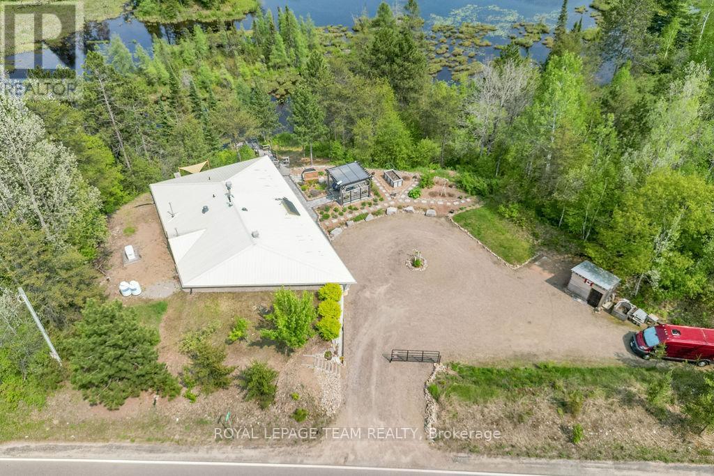 












188 PAUGH LAKE ROAD

,
Madawaska Valley,




Ontario
K0J1B0

