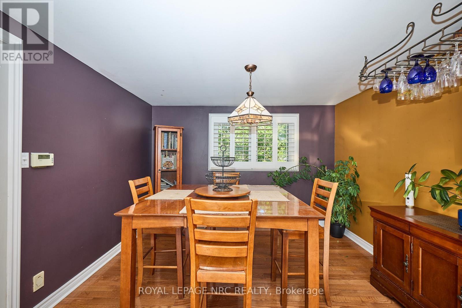 












489 LAKESIDE ROAD

,
Fort Erie (Crescent Park),




Ontario
L2A4X8

