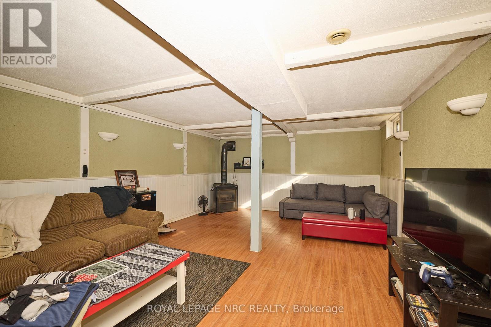 












489 LAKESIDE ROAD

,
Fort Erie (Crescent Park),




Ontario
L2A4X8

