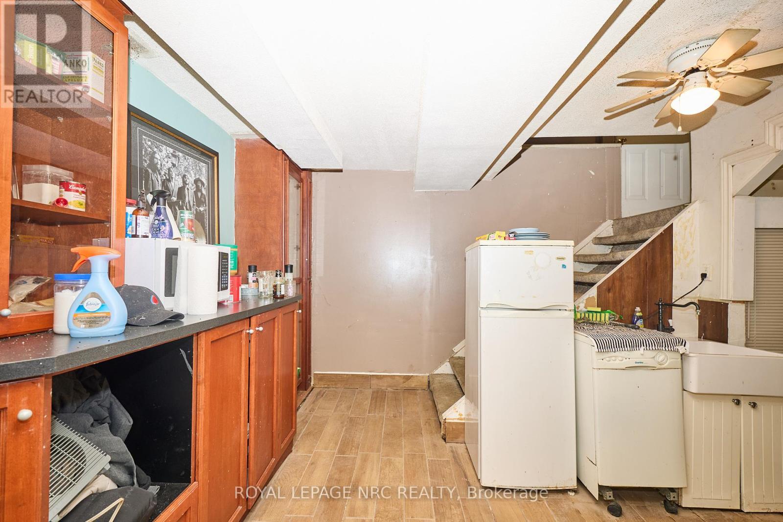 












489 LAKESIDE ROAD

,
Fort Erie (Crescent Park),




Ontario
L2A4X8

