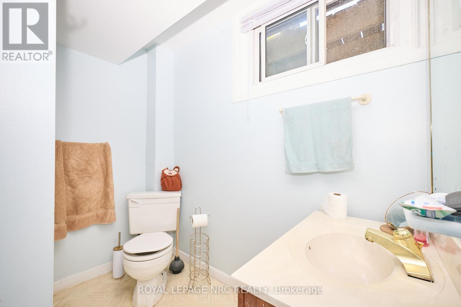 












489 LAKESIDE ROAD

,
Fort Erie (Crescent Park),




Ontario
L2A4X8

