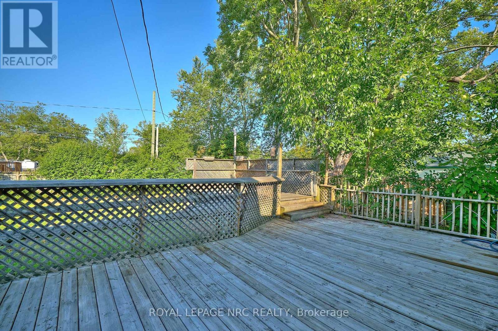 












489 LAKESIDE ROAD

,
Fort Erie (Crescent Park),




Ontario
L2A4X8

