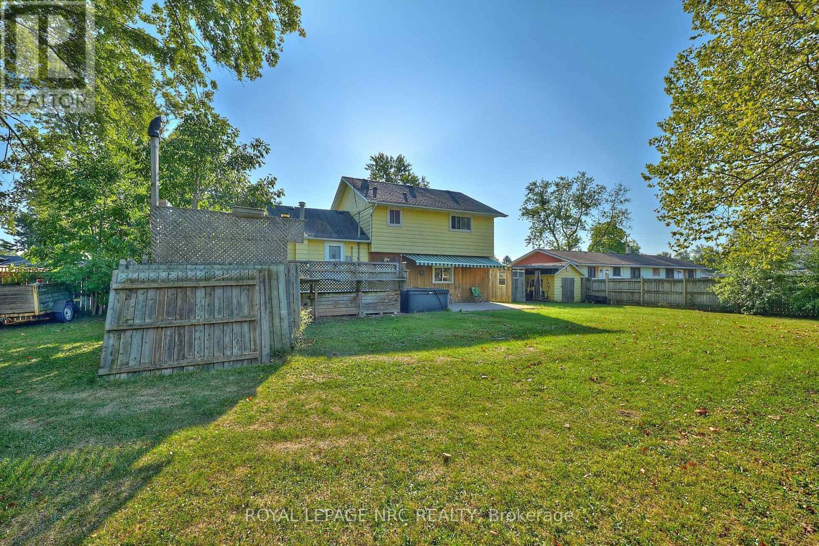 












489 LAKESIDE ROAD

,
Fort Erie (Crescent Park),




Ontario
L2A4X8


