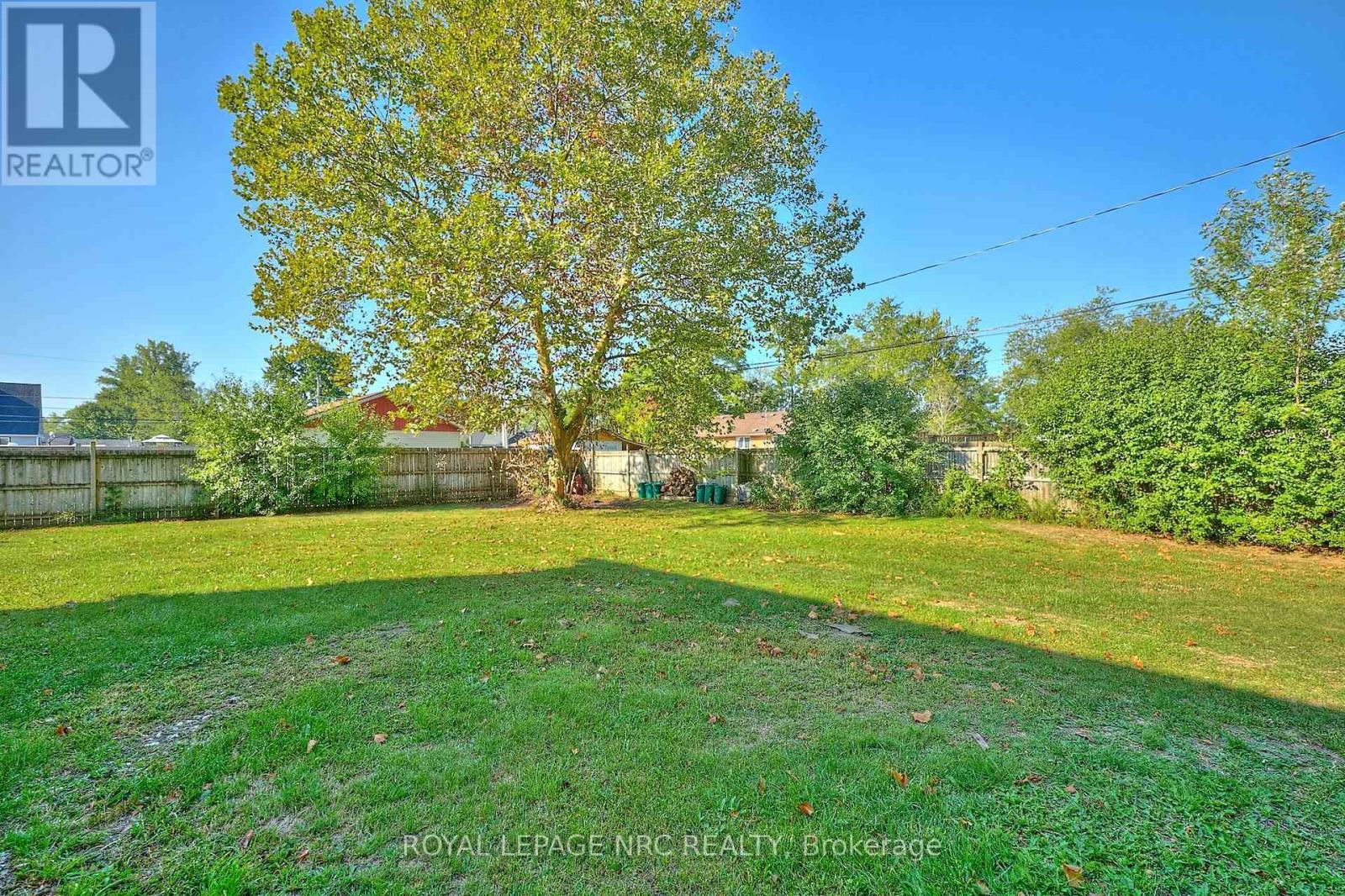 












489 LAKESIDE ROAD

,
Fort Erie (Crescent Park),




Ontario
L2A4X8


