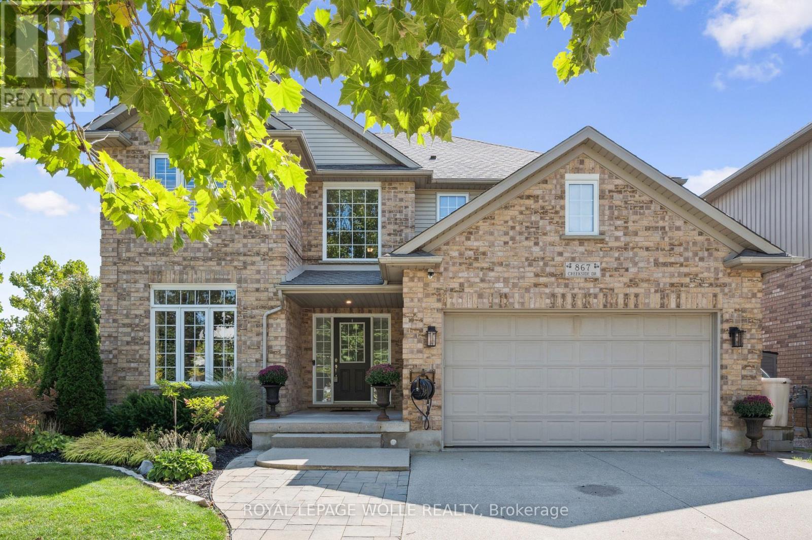 












867 CREEKSIDE DRIVE

,
Waterloo,




Ontario
N2V2S7

