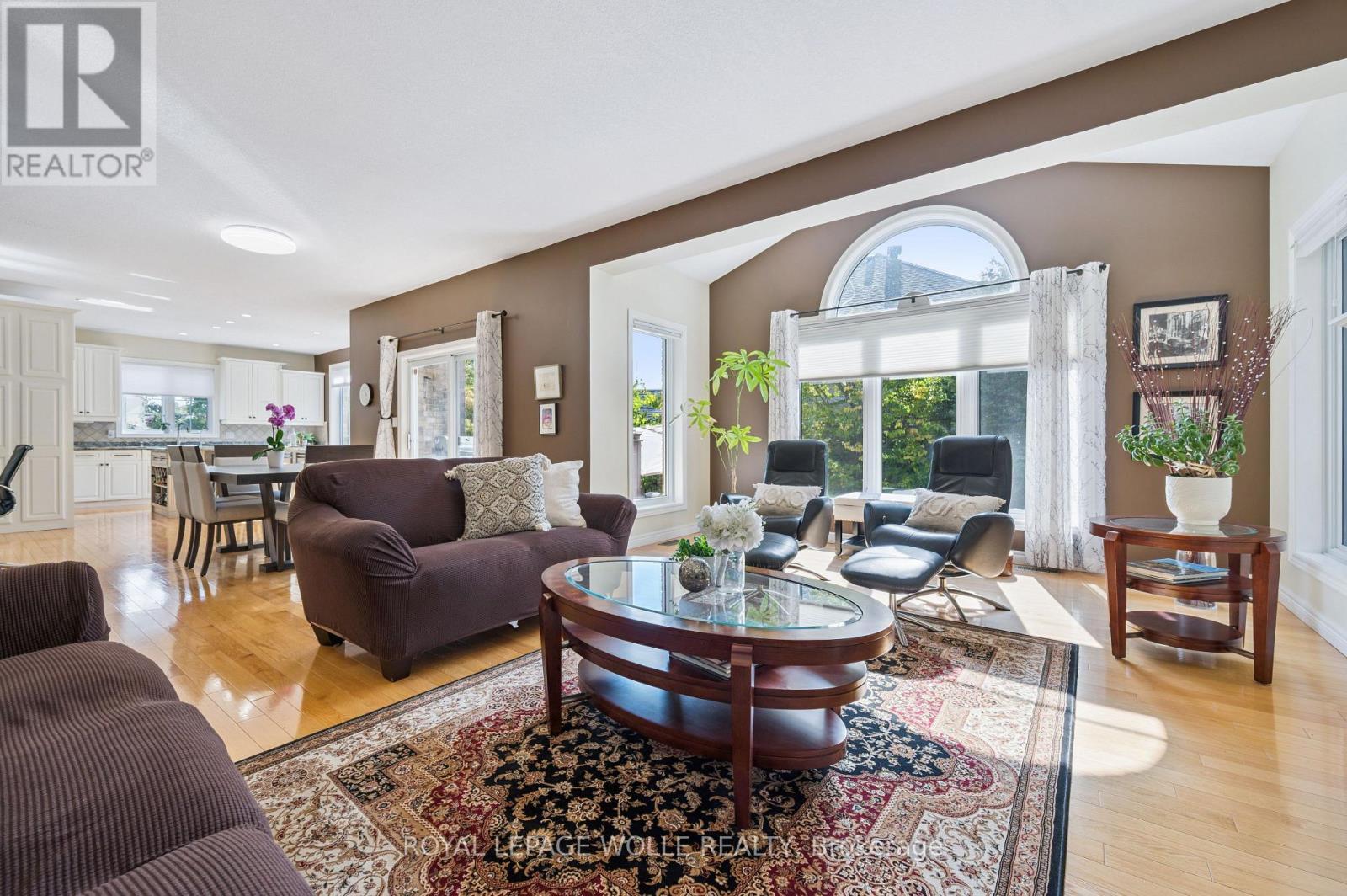 












867 CREEKSIDE DRIVE

,
Waterloo,




Ontario
N2V2S7

