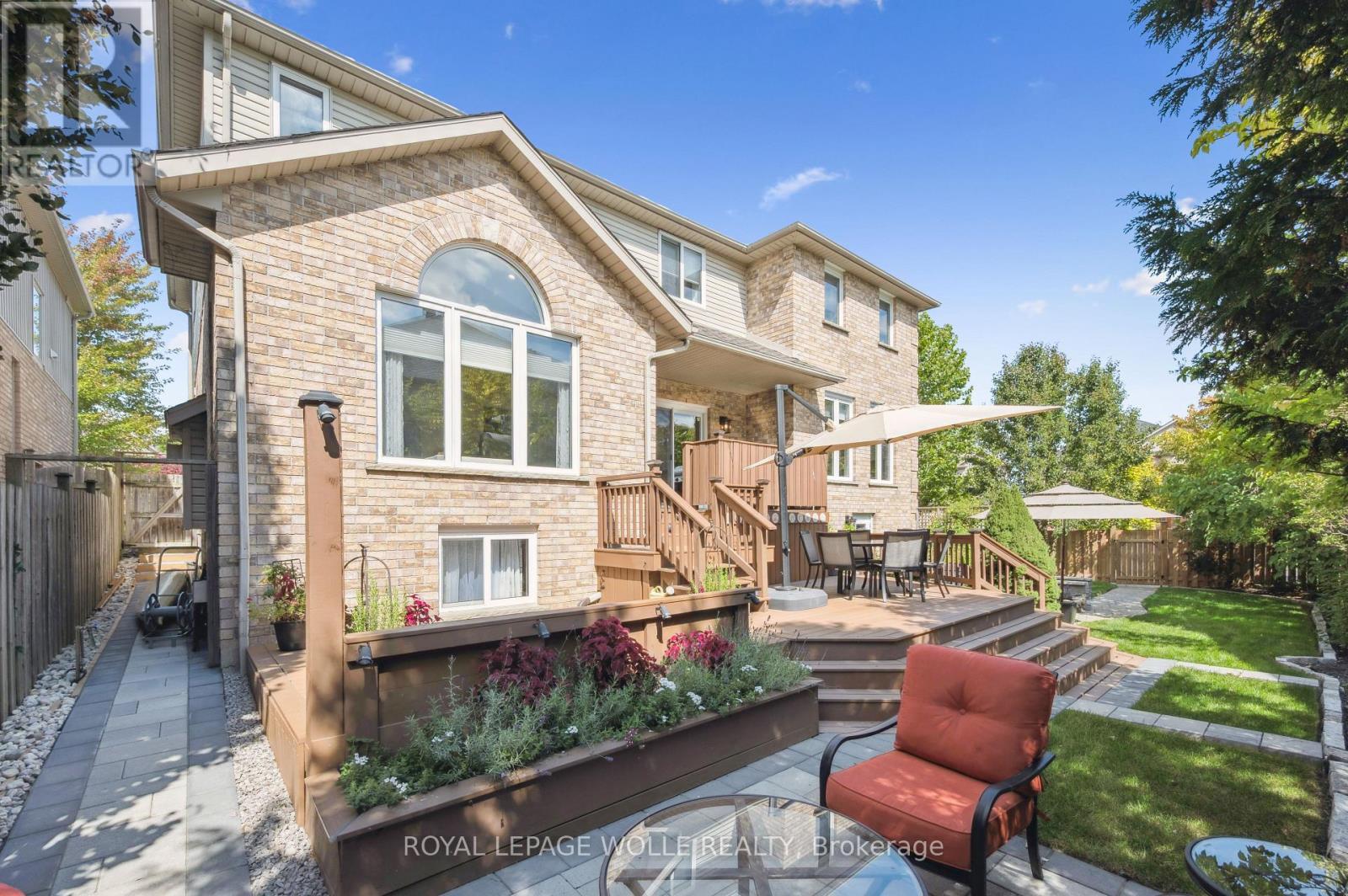 












867 CREEKSIDE DRIVE

,
Waterloo,




Ontario
N2V2S7

