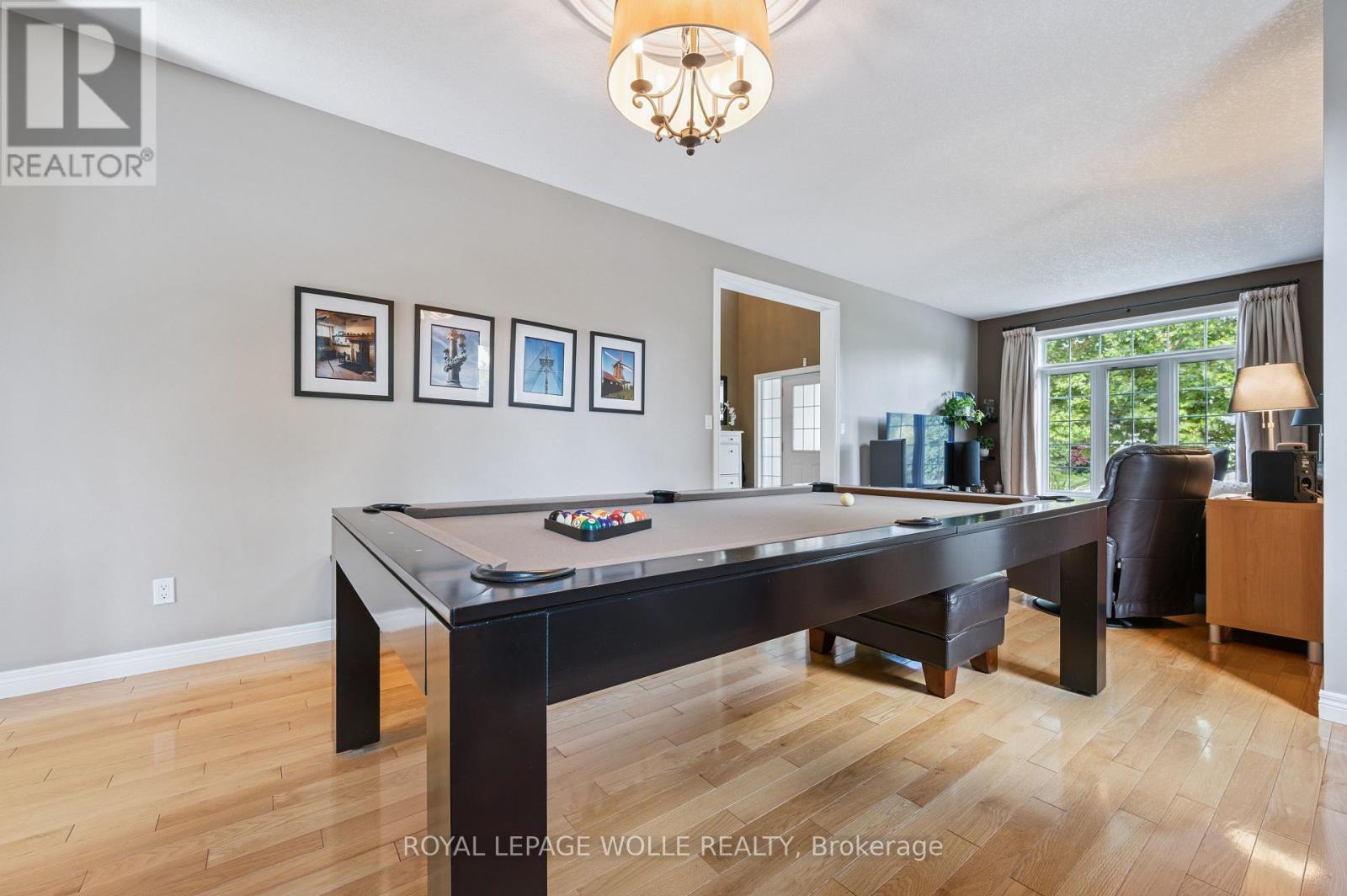 












867 CREEKSIDE DRIVE

,
Waterloo,




Ontario
N2V2S7

