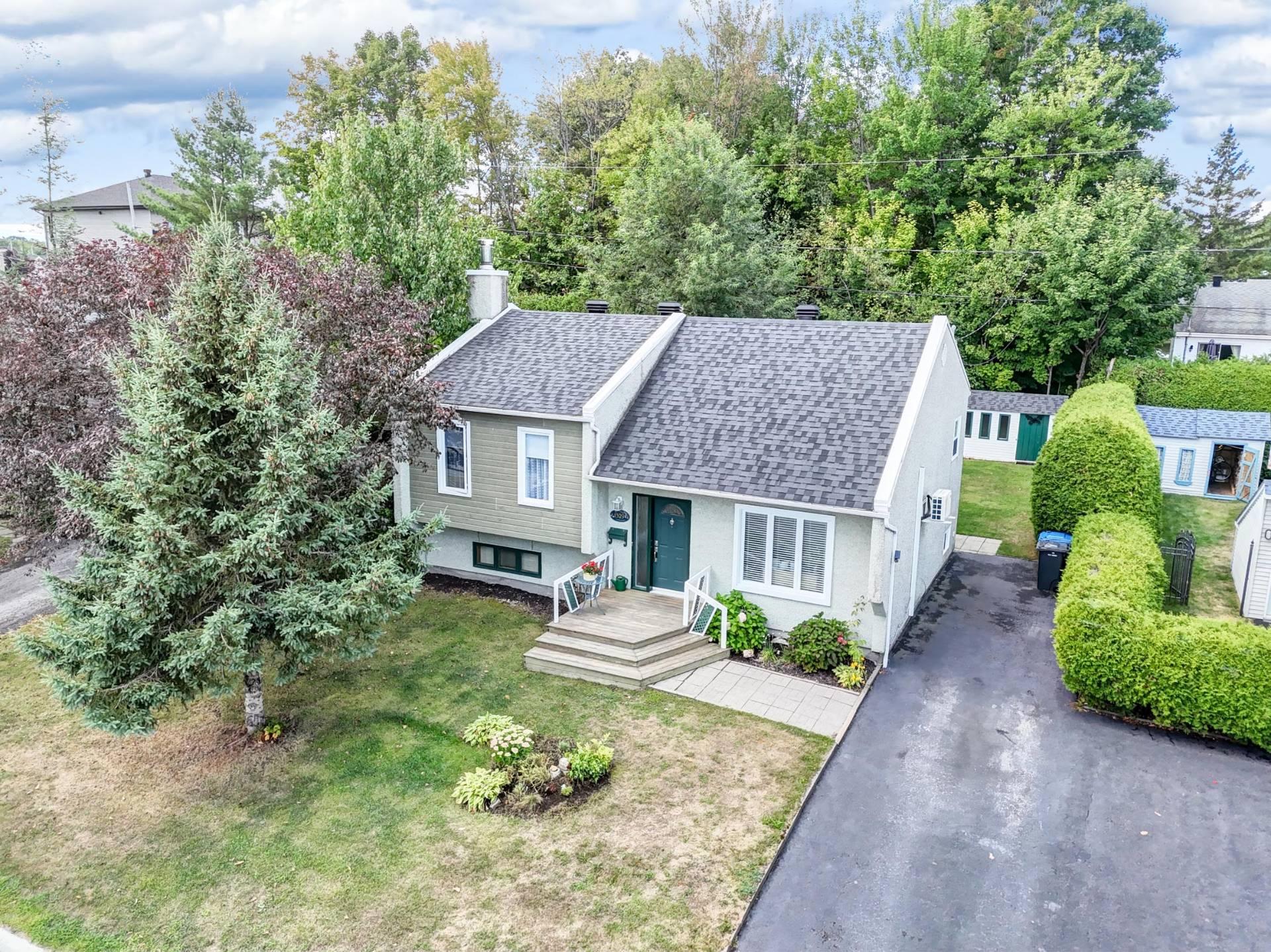 









1329


Boul. Maisonneuve

,
Saint-Jérôme,




QC
J5L1Y6

