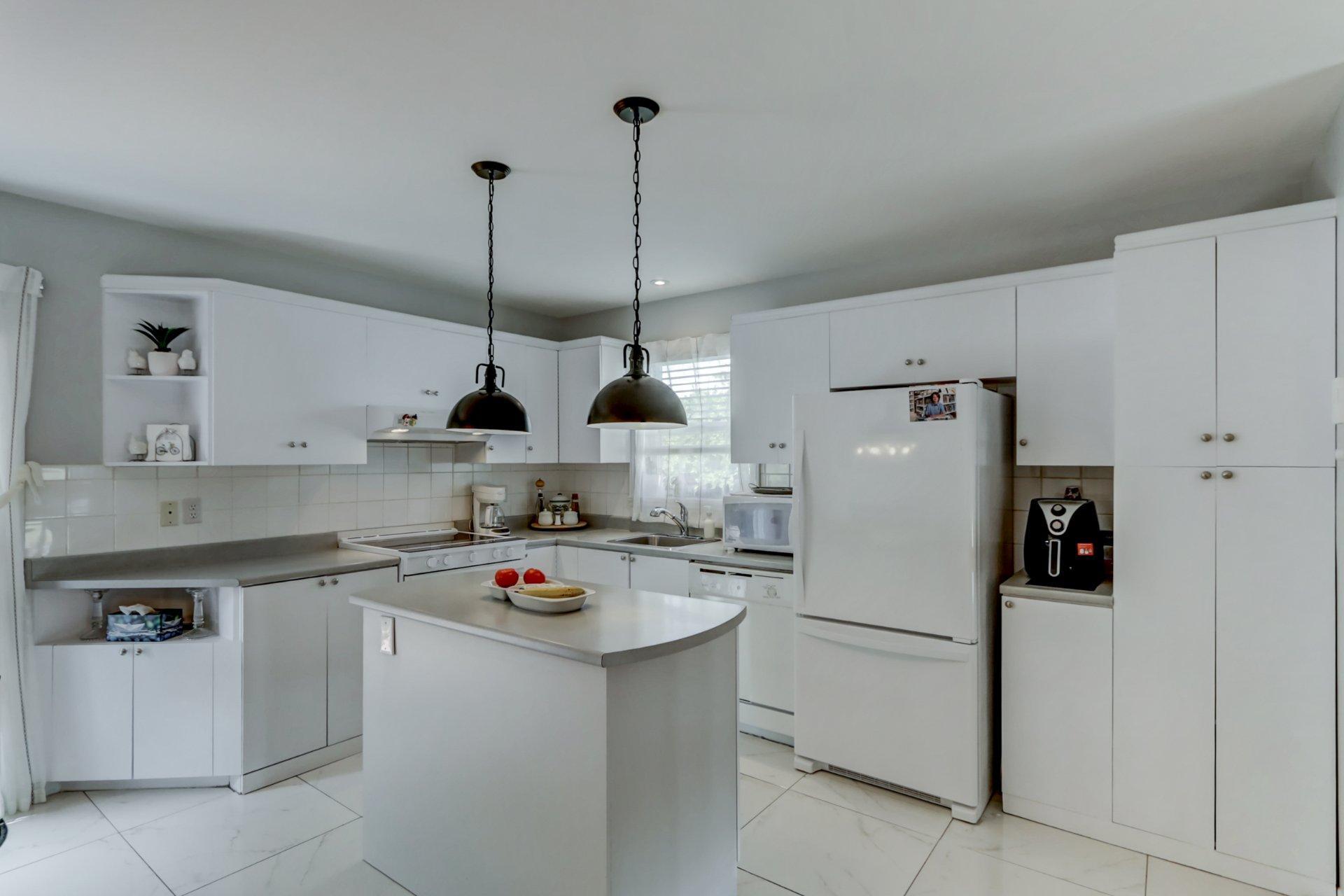 









1329


Boul. Maisonneuve

,
Saint-Jérôme,




QC
J5L1Y6

