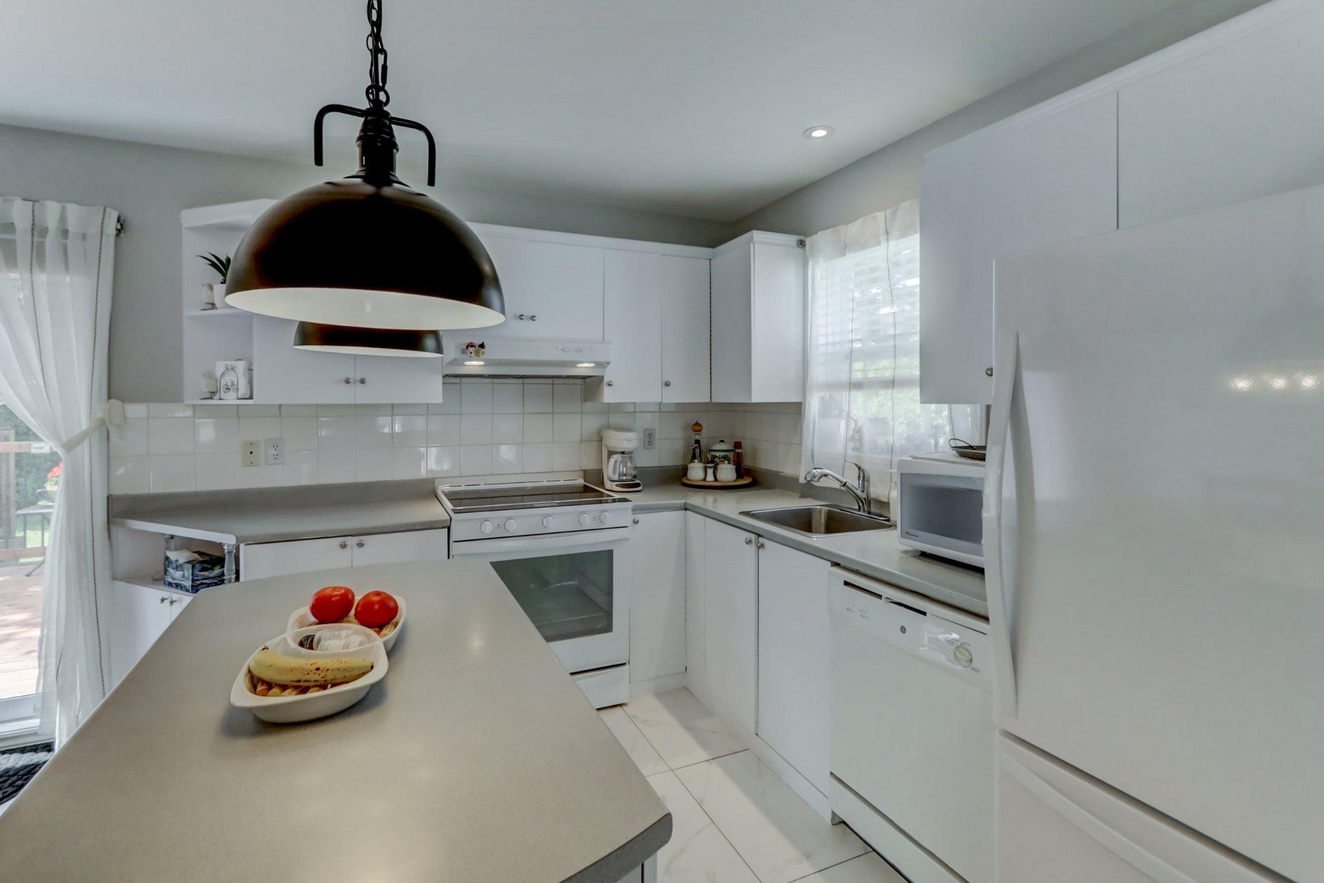 









1329


Boul. Maisonneuve

,
Saint-Jérôme,




QC
J5L1Y6

