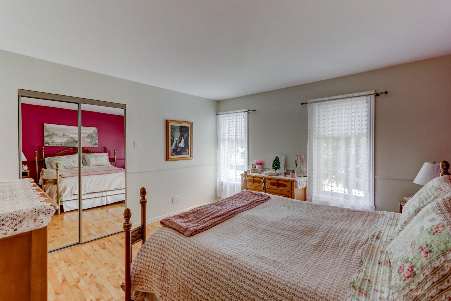 









1329


Boul. Maisonneuve

,
Saint-Jérôme,




QC
J5L1Y6

