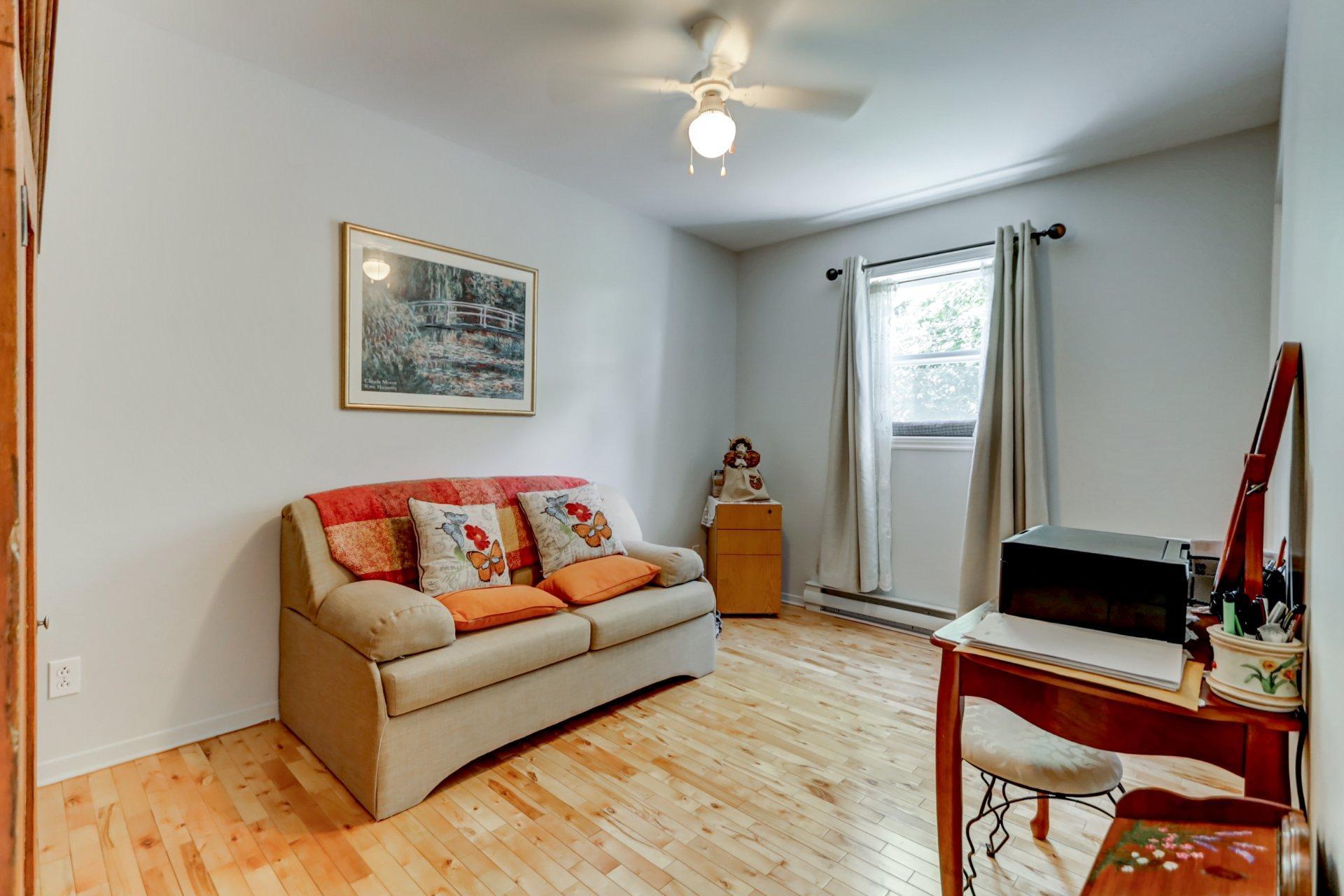 









1329


Boul. Maisonneuve

,
Saint-Jérôme,




QC
J5L1Y6

