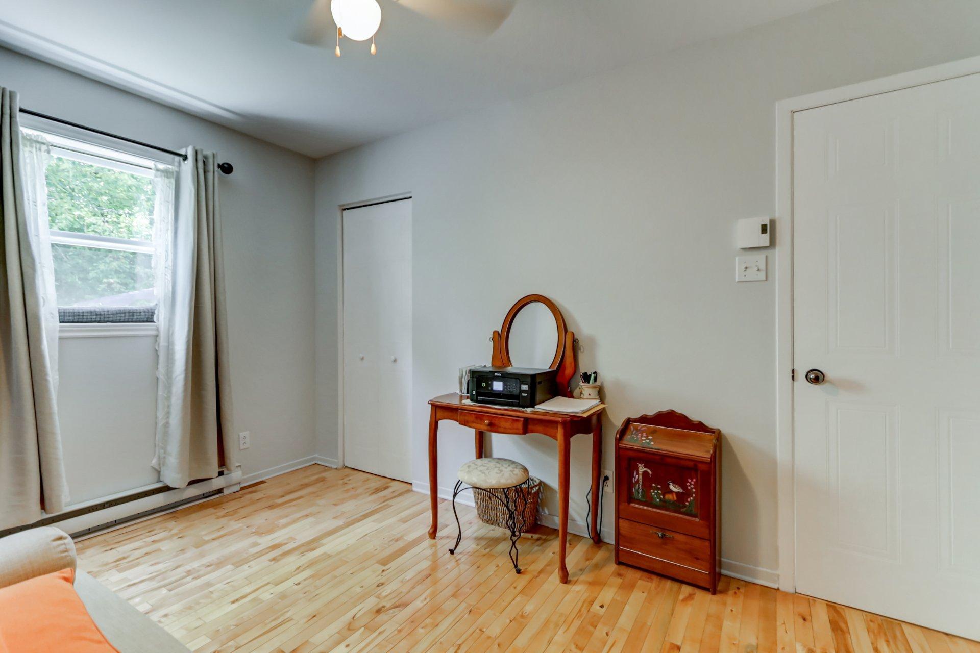 









1329


Boul. Maisonneuve

,
Saint-Jérôme,




QC
J5L1Y6

