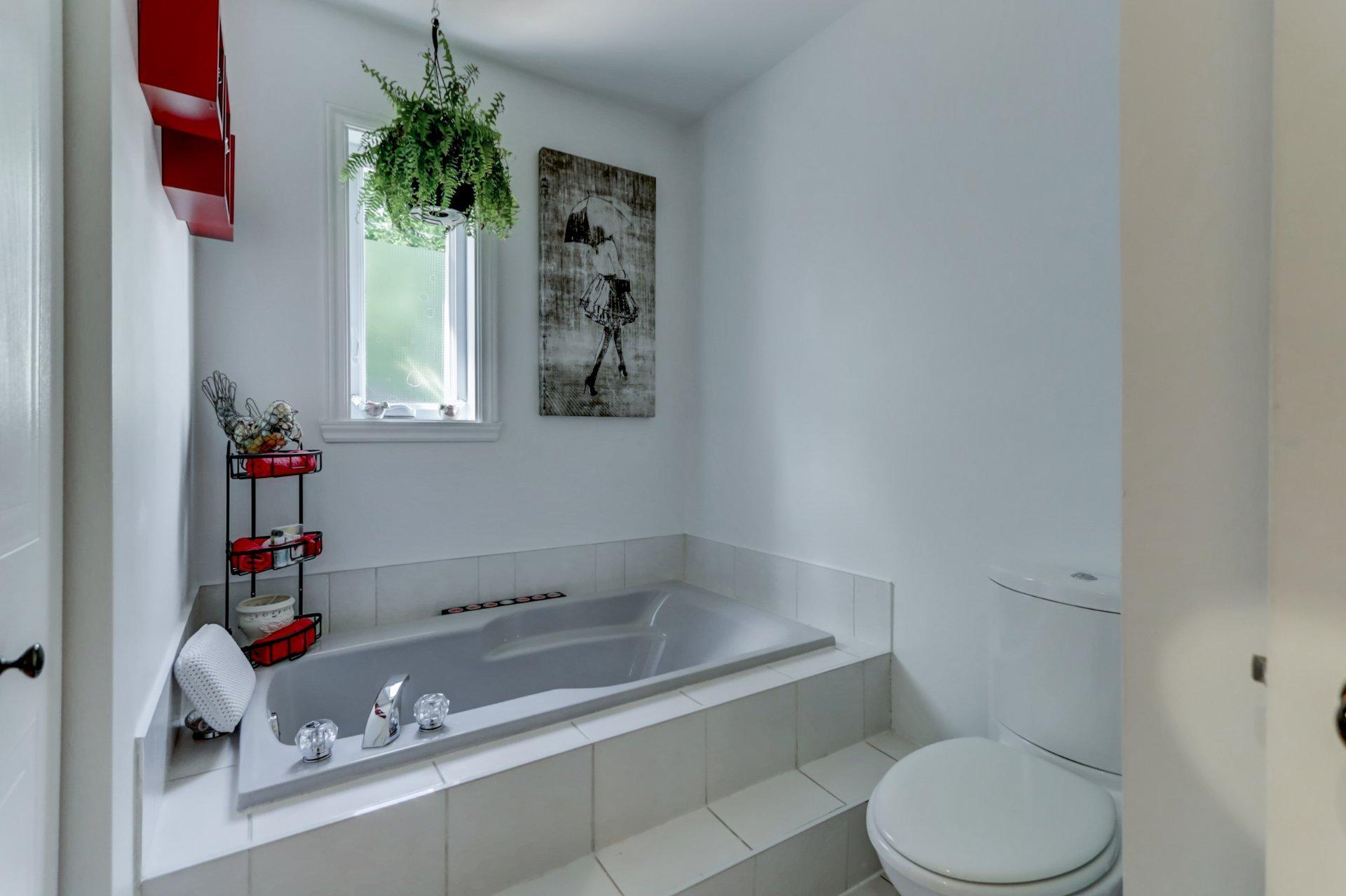 









1329


Boul. Maisonneuve

,
Saint-Jérôme,




QC
J5L1Y6

